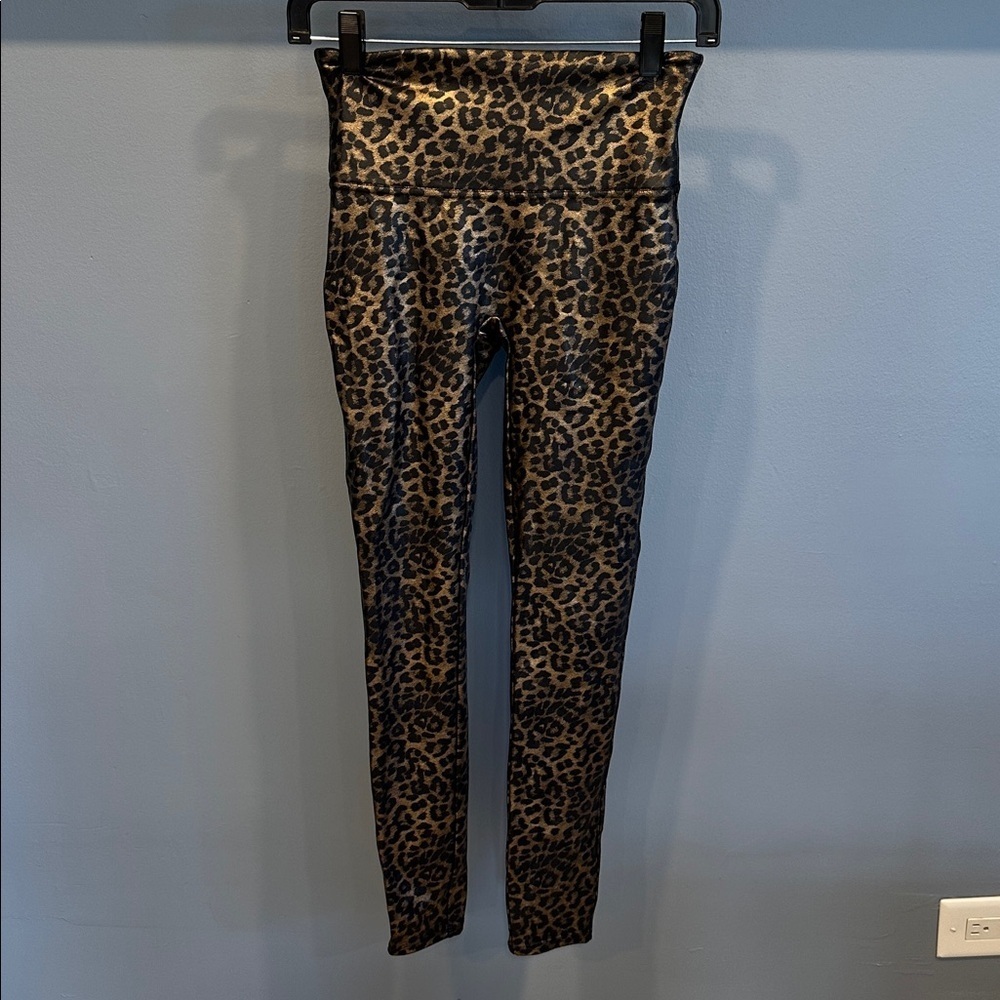 Spanx Faux Leather Leopard Leggings Size Medium - Picture 6 of 9